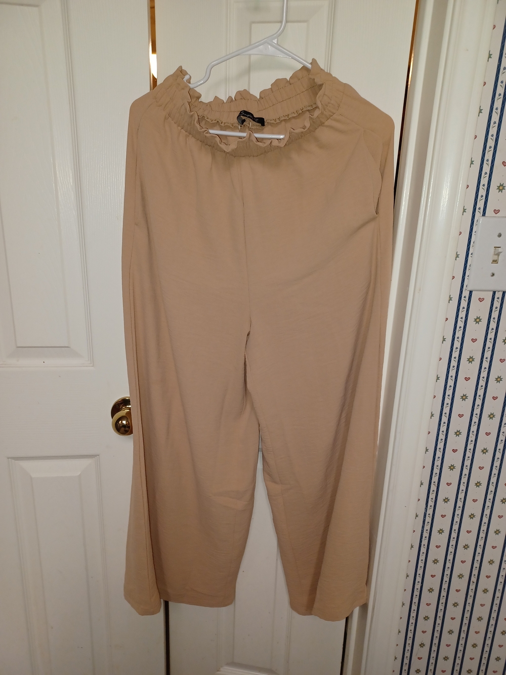 Simplee Women’s Beige Elastic-Waist Wide-Leg Pants